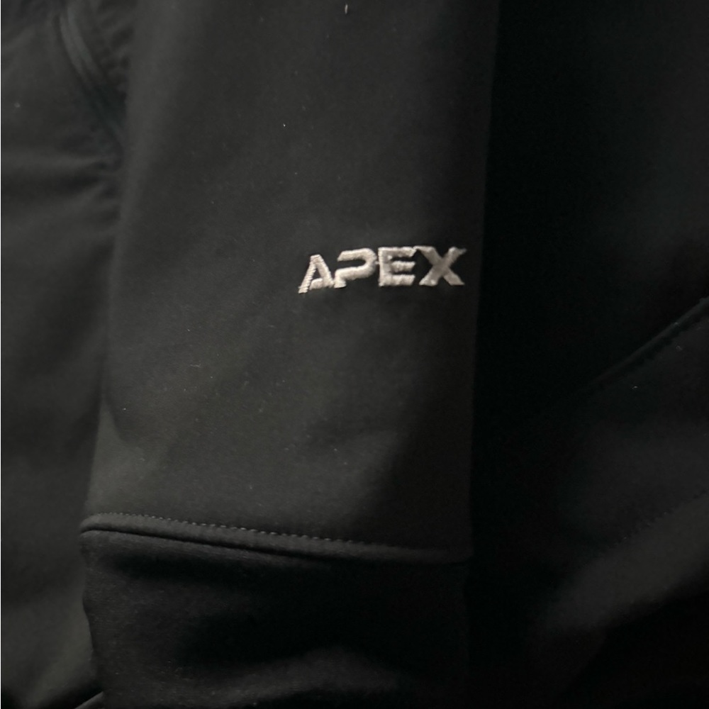 The North Face Apex chromium women’s medium, like new, no signs of wear